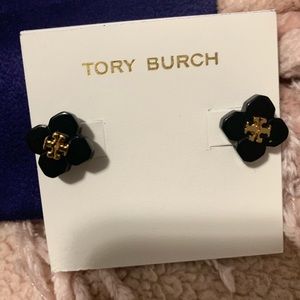 💙 Tory Burch vintage petal earrings